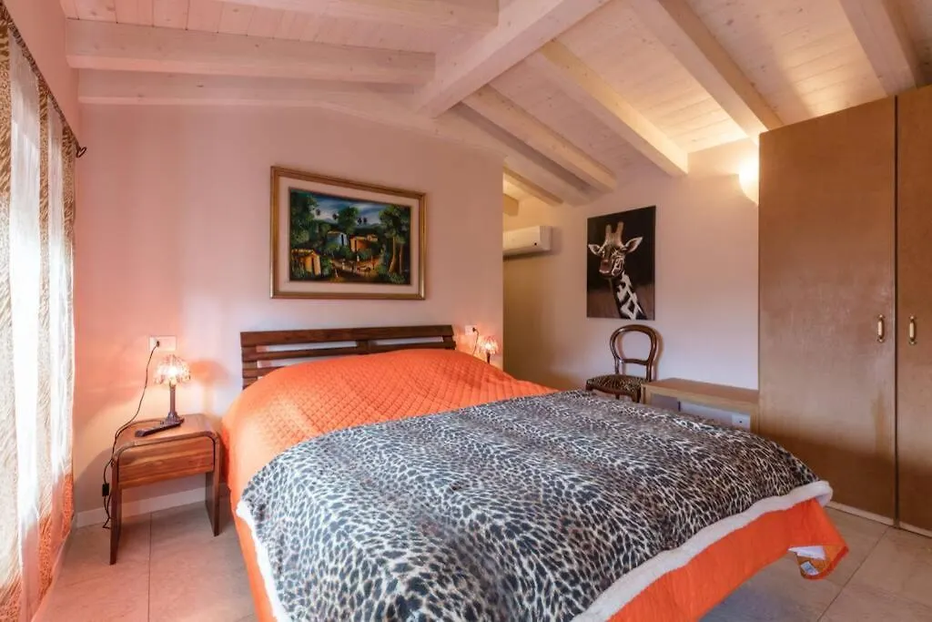 Villa Le Due Dame Manerba del Garda 0*,  Italia